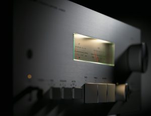 Yamaha_A-S2200_VU_meter