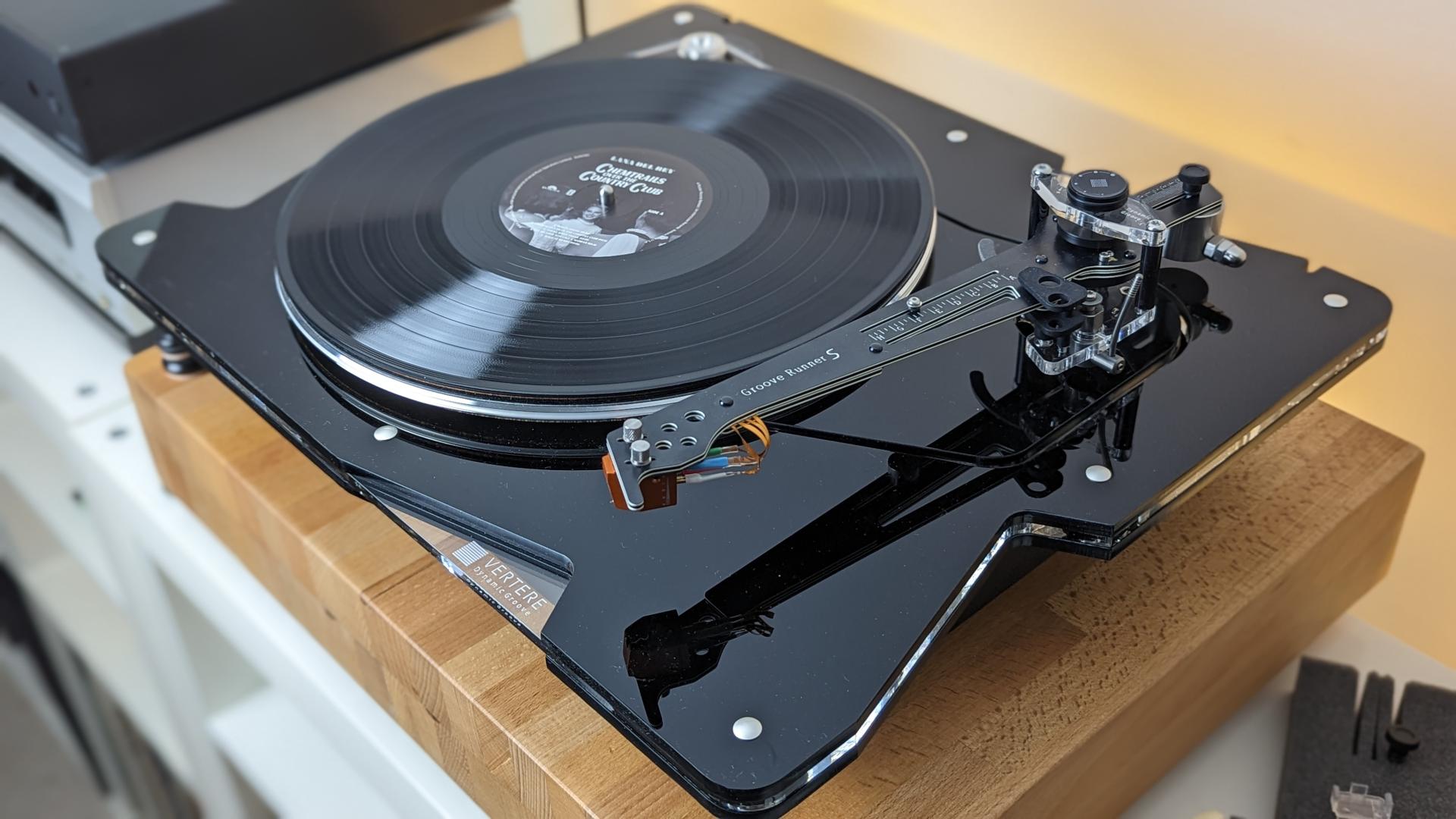 DG-1S Turntable Arrives