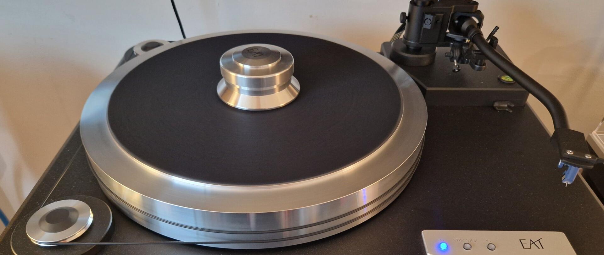 EAT F-DUR turntable with Ortofon MC90X