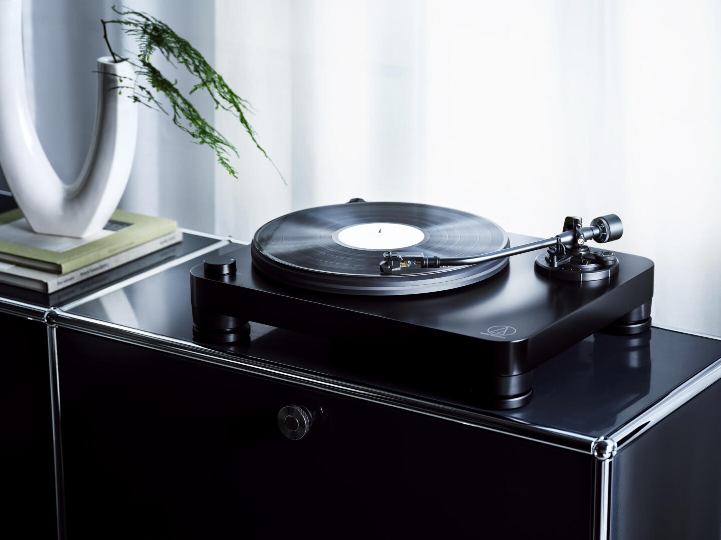 AT-LP7X Turntable