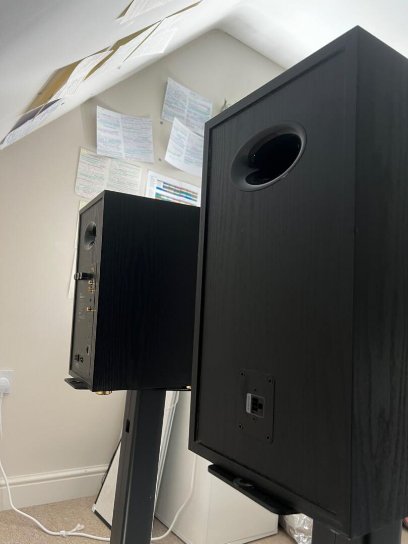 Edifier R2750BD