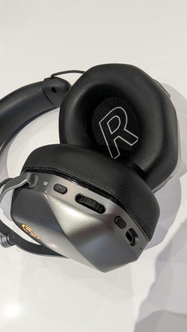 Edifier G5 MAX headphones
