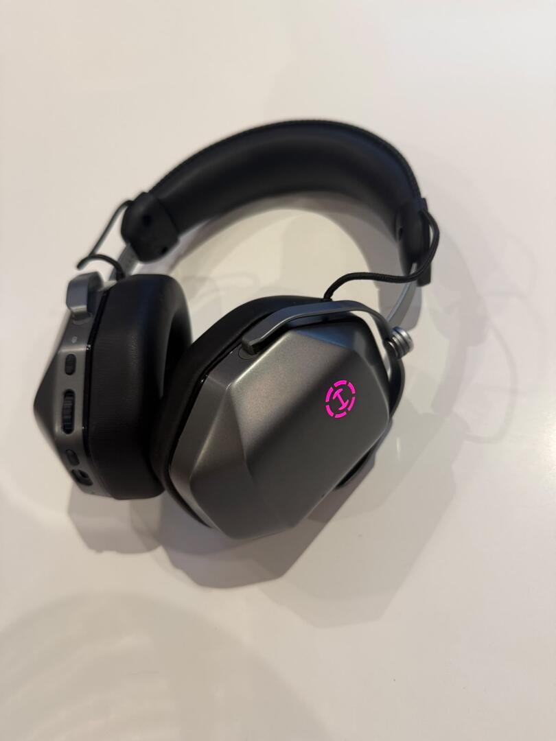 Edifier G5 MAX headphones